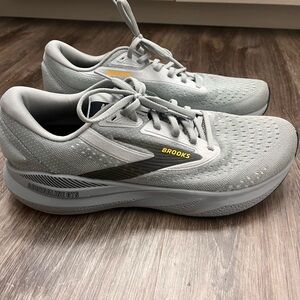 Brooks adrenaline gts 24